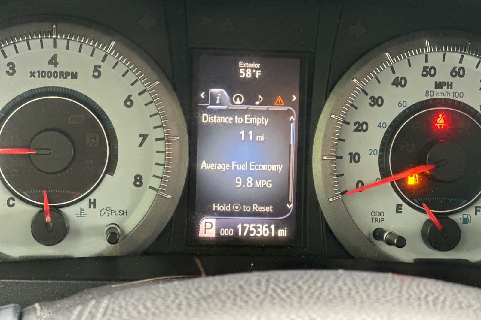 Thumbnail: 2015 Toyota Sienna - 27