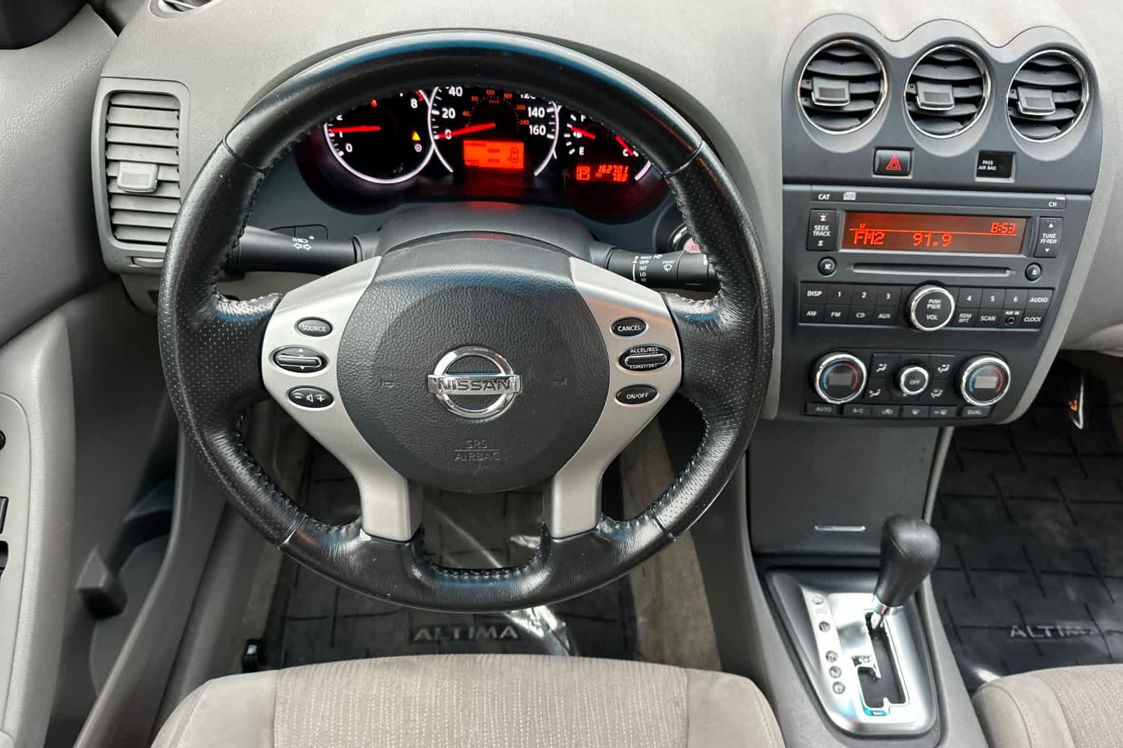 Thumbnail: 2010 Nissan Altima - 14