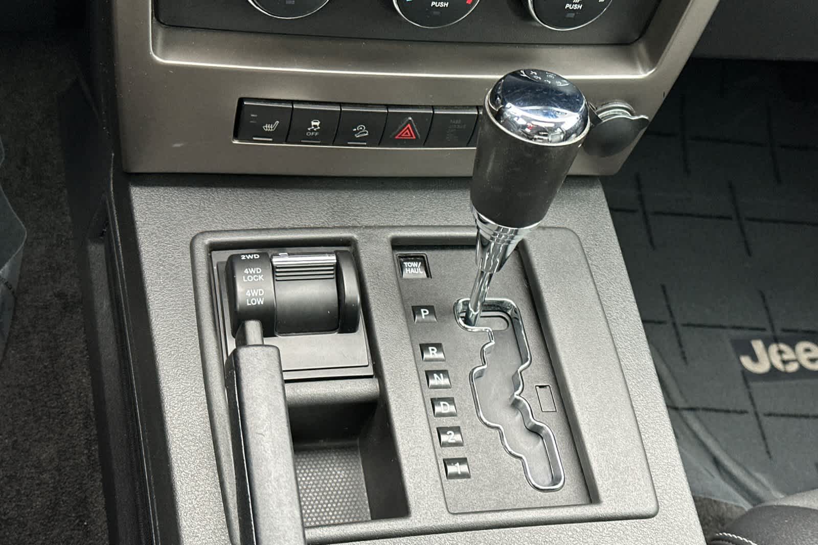 Thumbnail: 2012 Jeep Liberty - 20