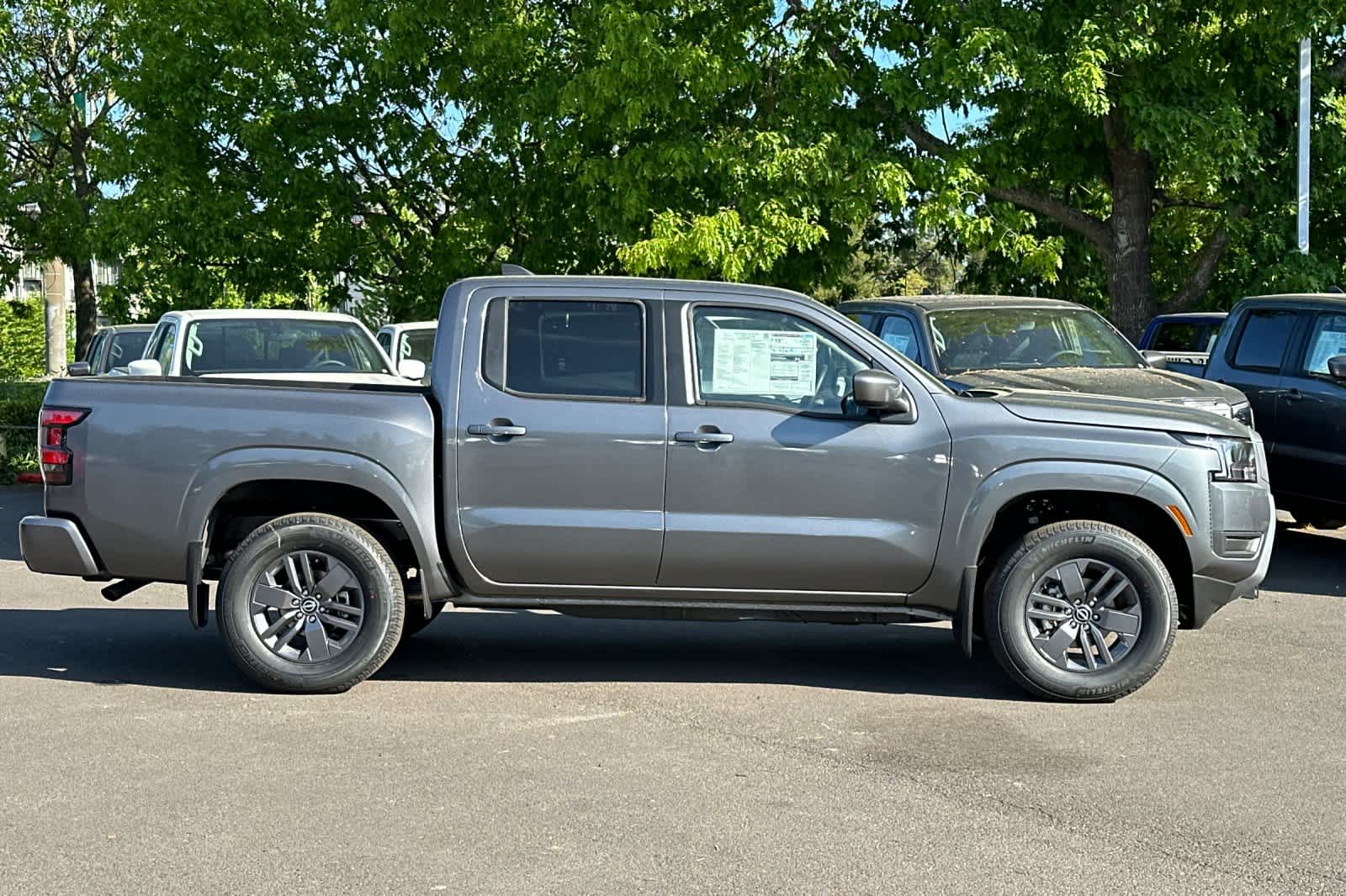 Thumbnail: 2025 Nissan Frontier - 8