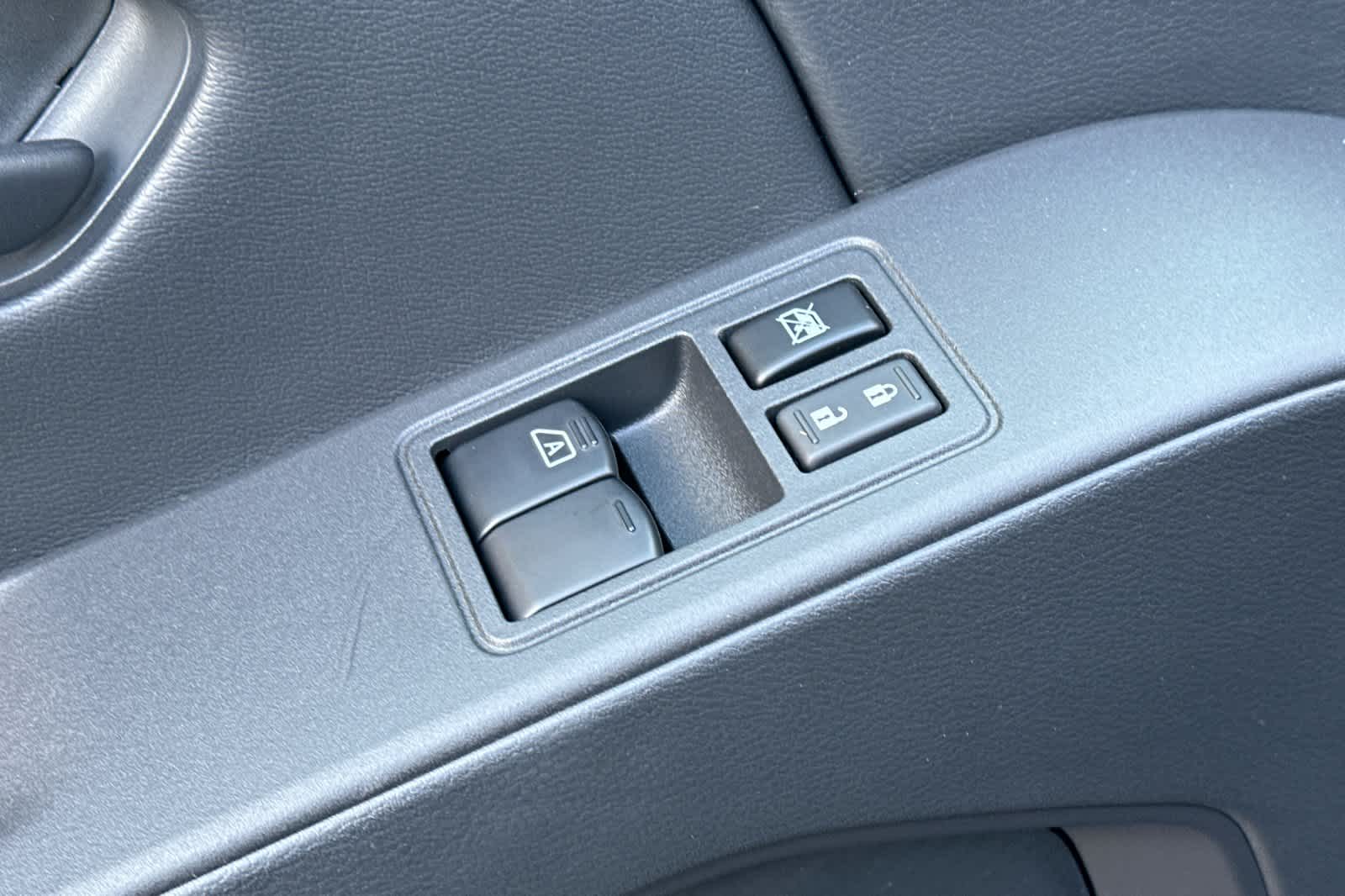 Thumbnail: 2025 Nissan Frontier - 13