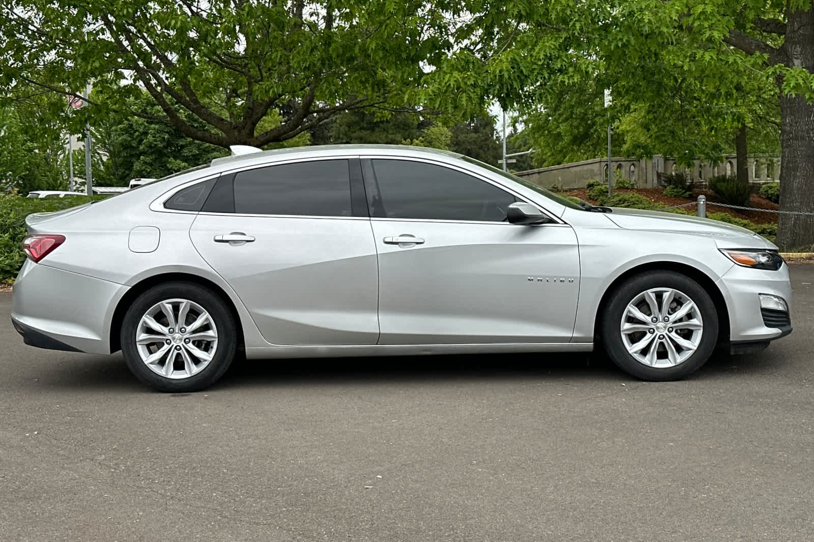 Thumbnail: 2019 Chevrolet Malibu - 8