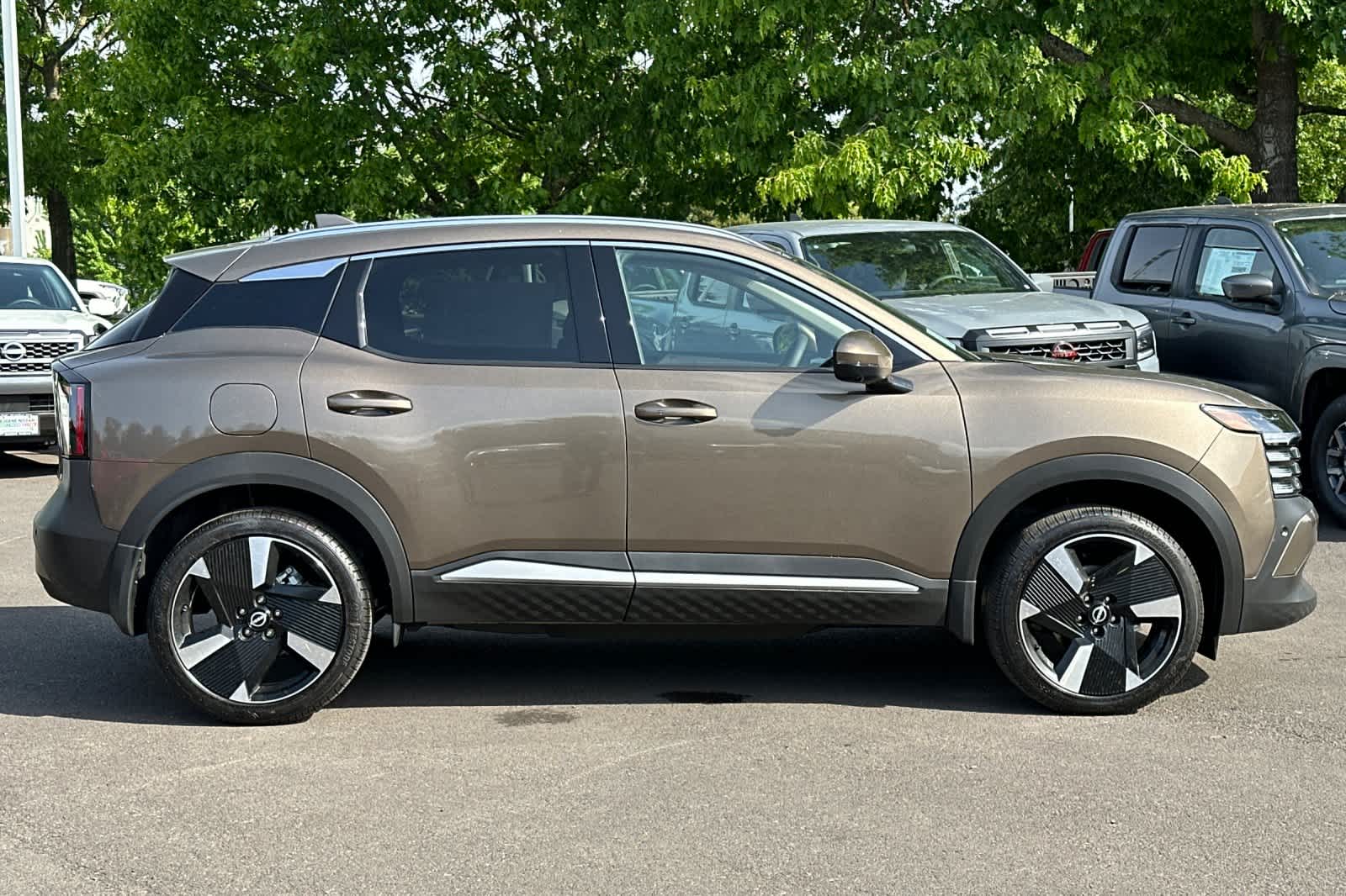 Thumbnail: 2025 Nissan Kicks - 8