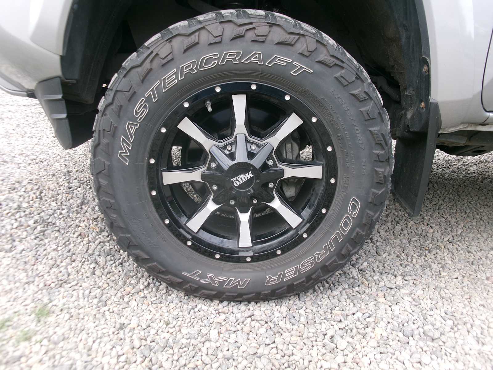 Thumbnail: 2019 Toyota Tacoma - 9