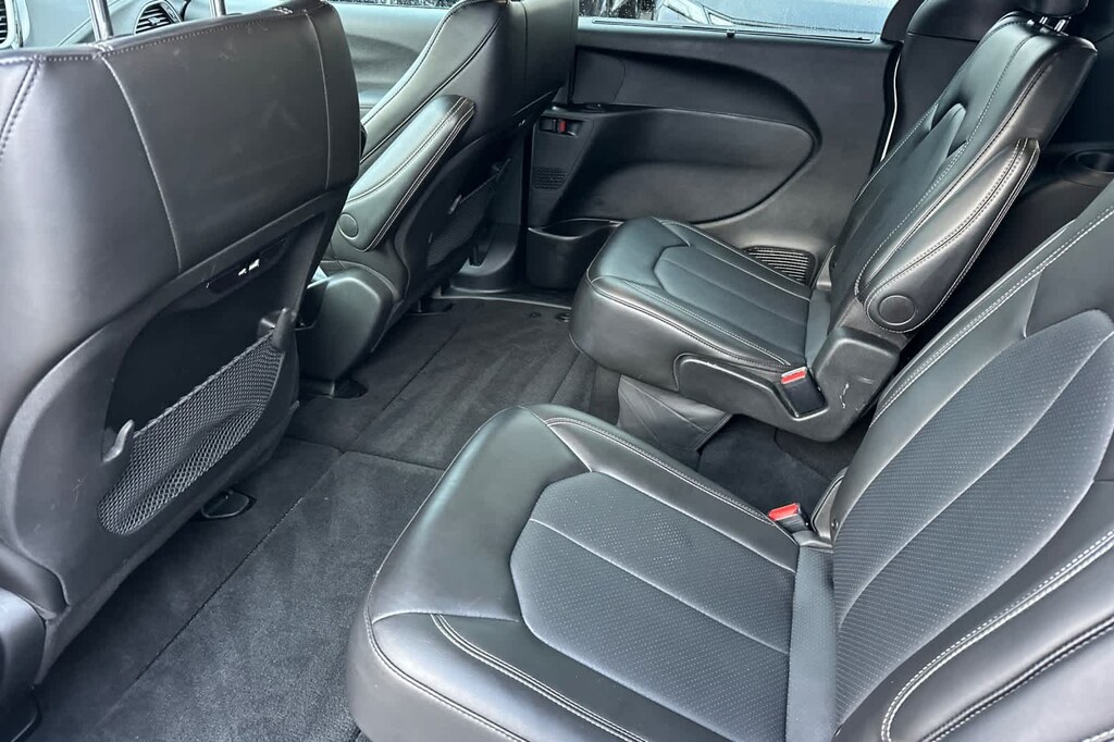 Used 2024 Chrysler Pacifica Touring L Van Passenger Van