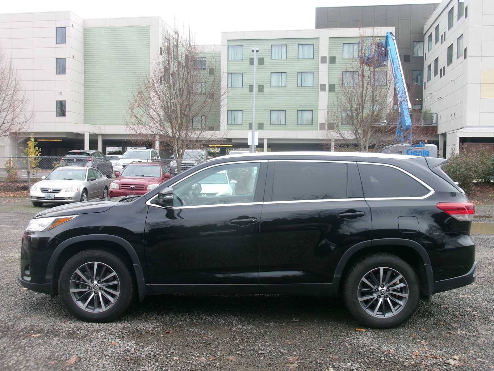 2019 Toyota Highlander XLE photo 2