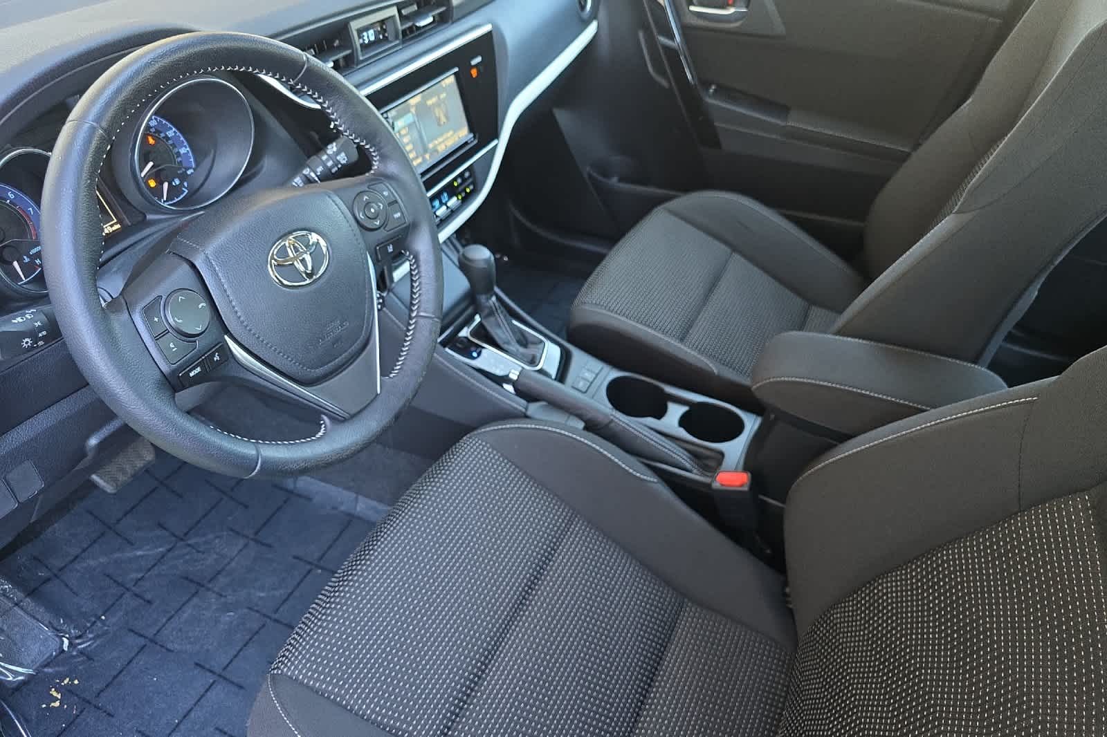 Thumbnail: 2018 Toyota Corolla iM - 11