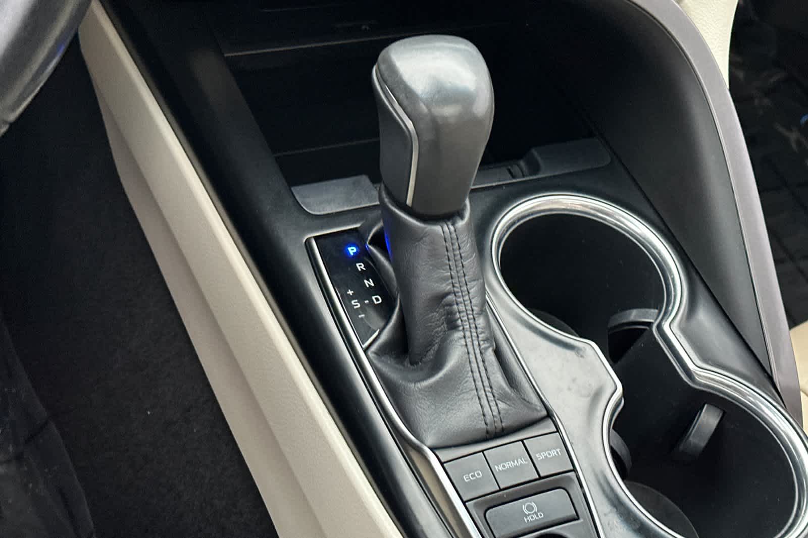 Thumbnail: 2018 Toyota Camry - 21