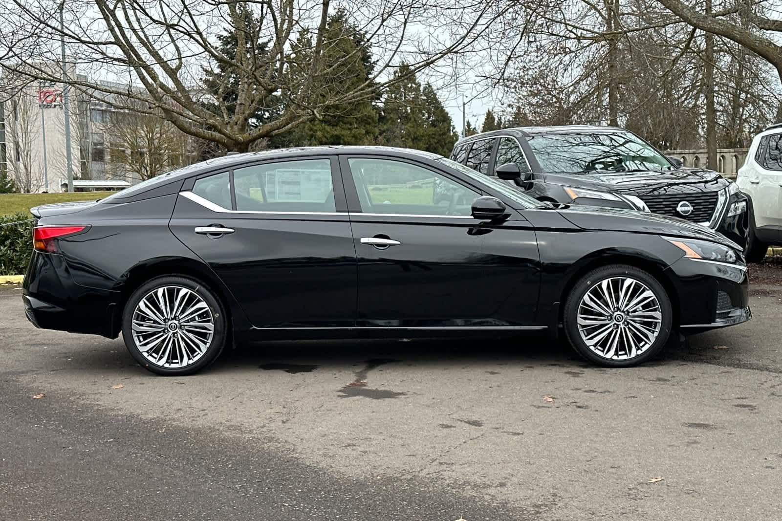 Thumbnail: 2025 Nissan Altima - 8