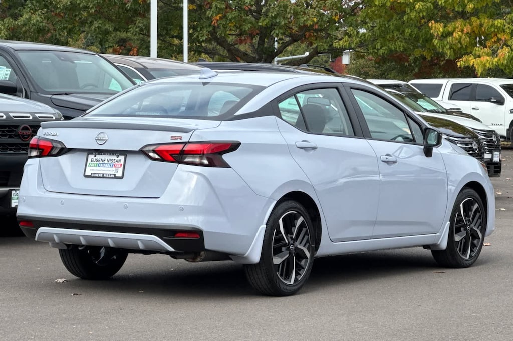 New 2025 Nissan Versa 1.6 SR Sedan