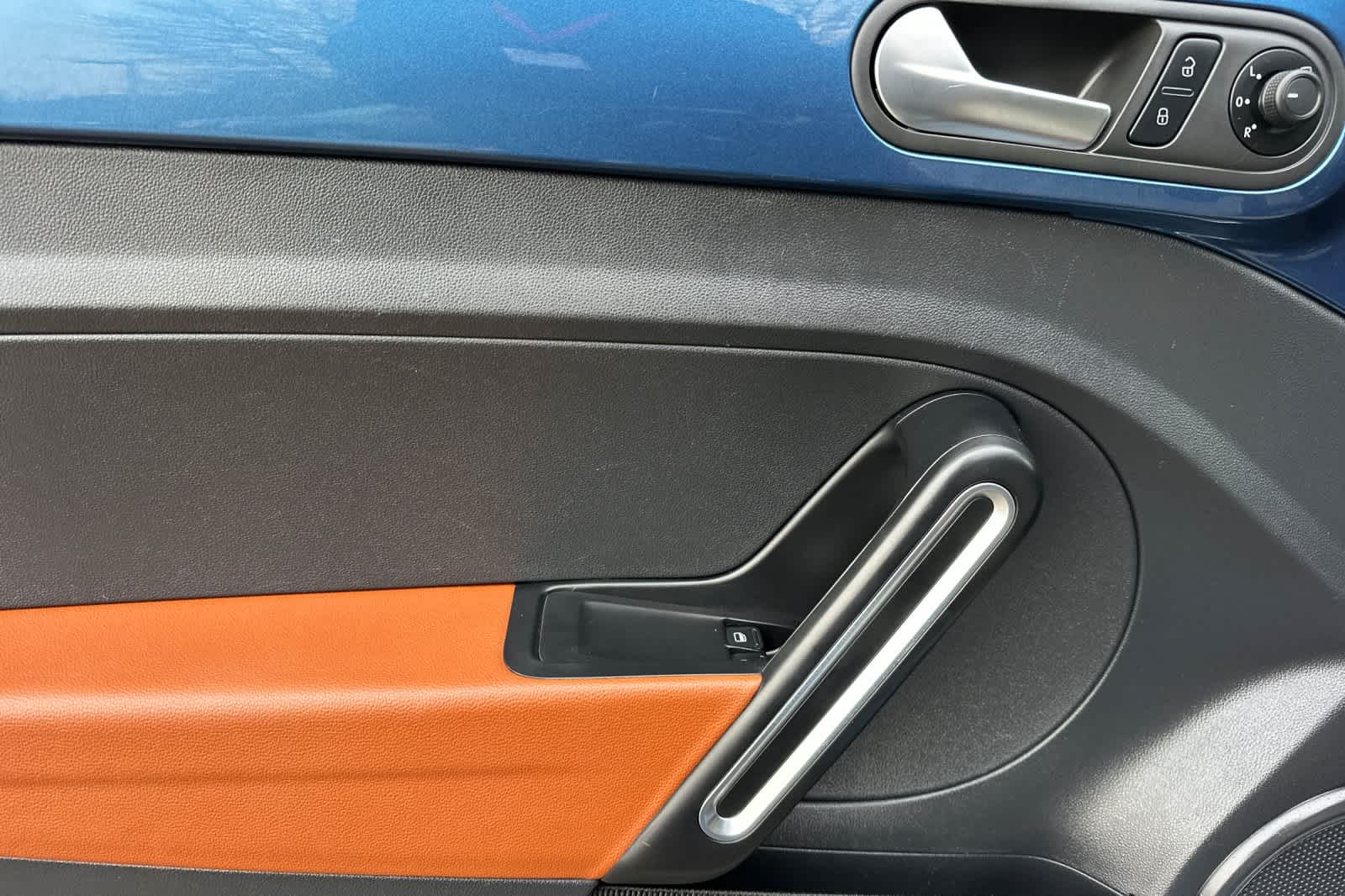 Thumbnail: 2017 Volkswagen Beetle - 12