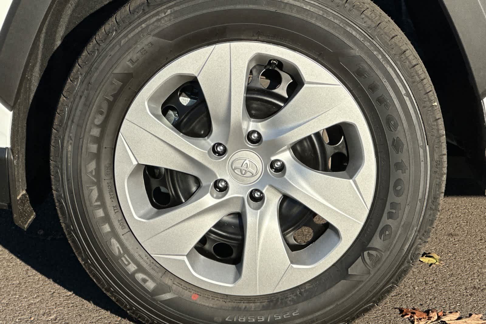 Thumbnail: 2025 Toyota RAV4 - 25