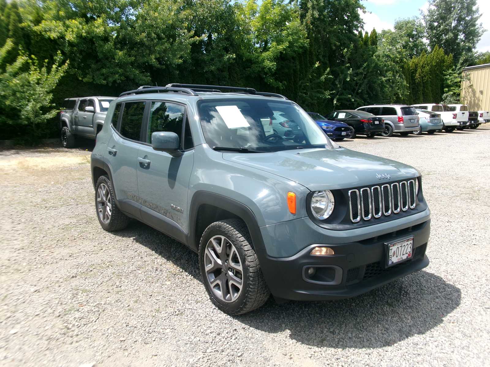 Thumbnail: 2017 Jeep Renegade - 7
