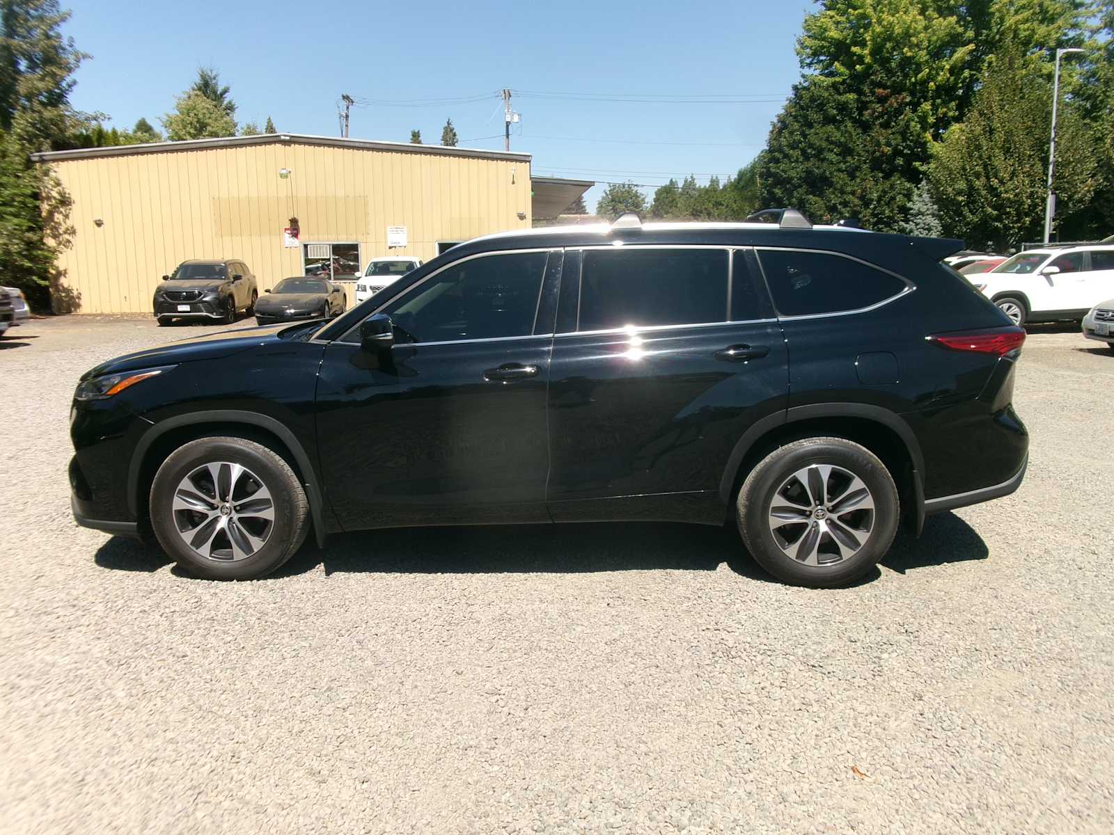 Thumbnail: 2020 Toyota Highlander - 2