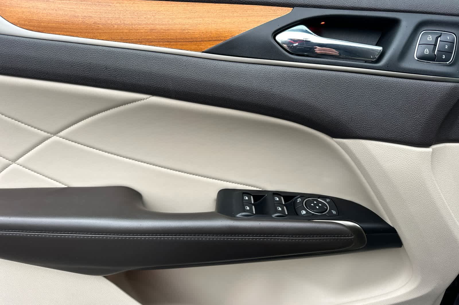 Thumbnail: 2018 Lincoln MKC - 12