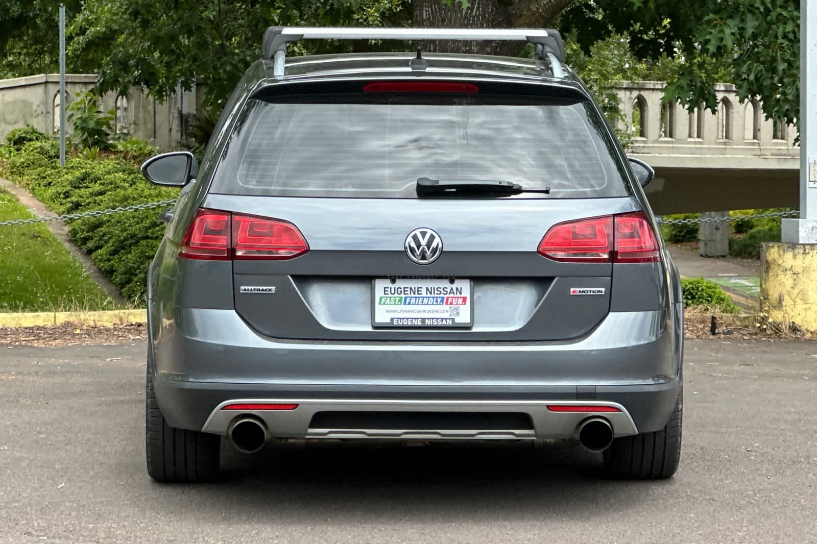 Thumbnail: 2017 Volkswagen Golf - 6
