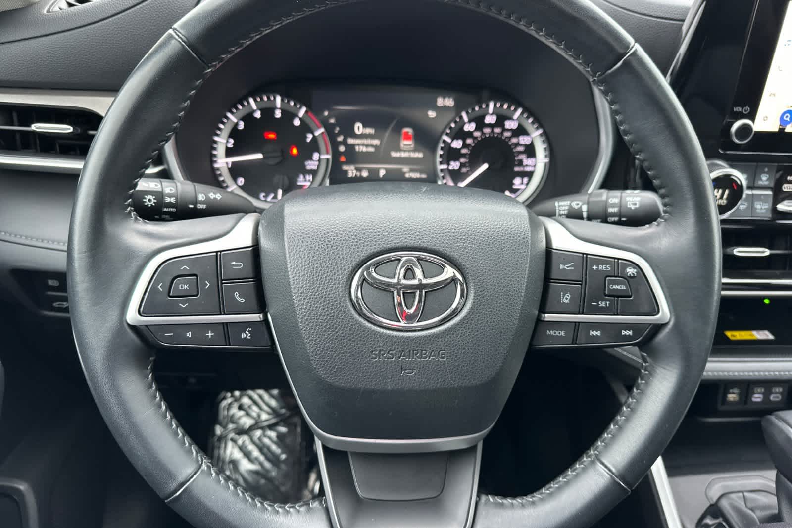 Thumbnail: 2023 Toyota Highlander - 24