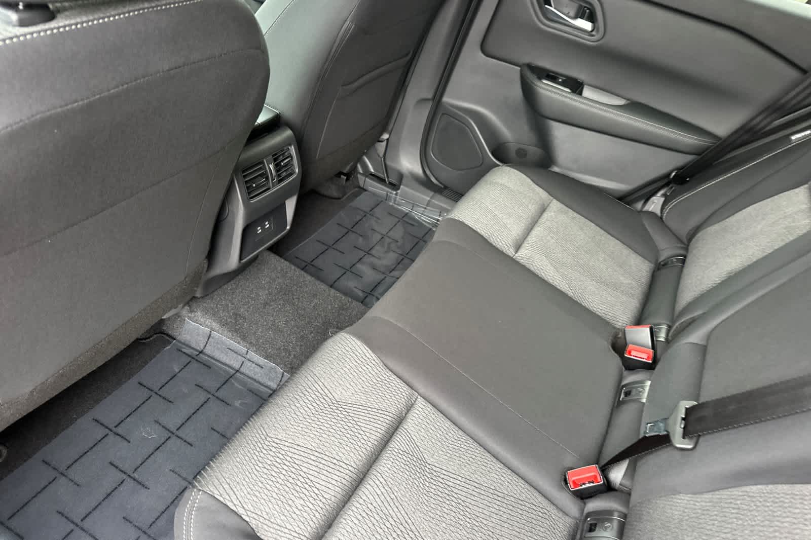 Thumbnail: 2026 Nissan Rogue - 4