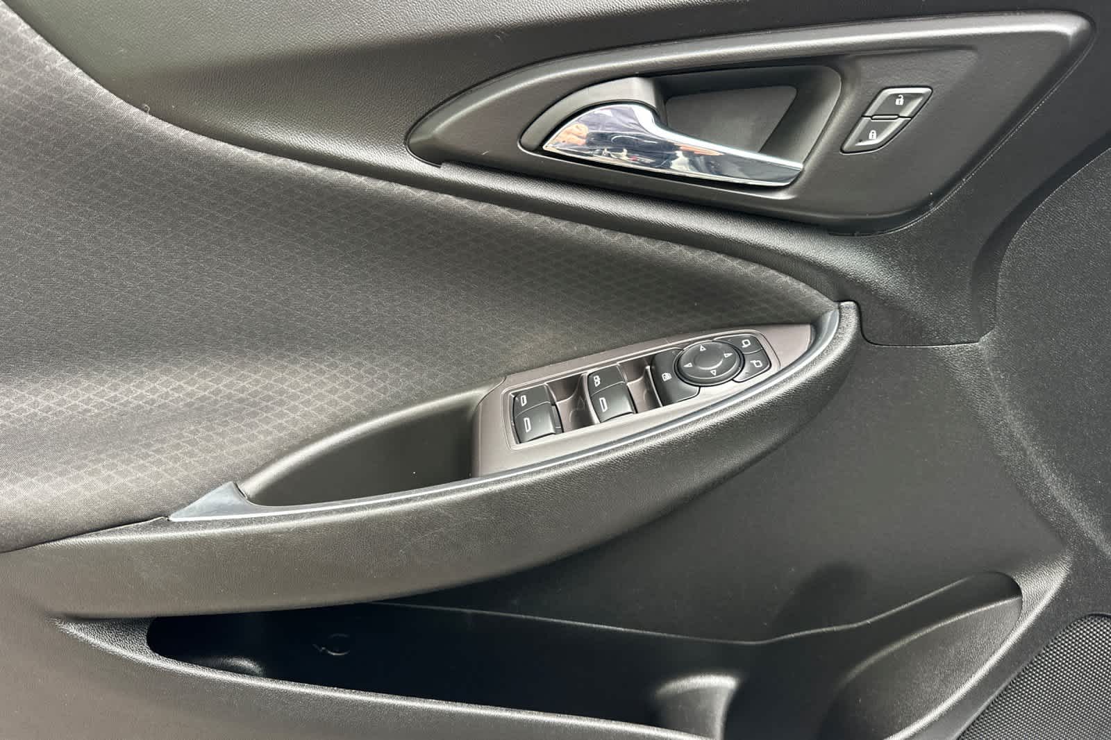 Thumbnail: 2019 Chevrolet Malibu - 12