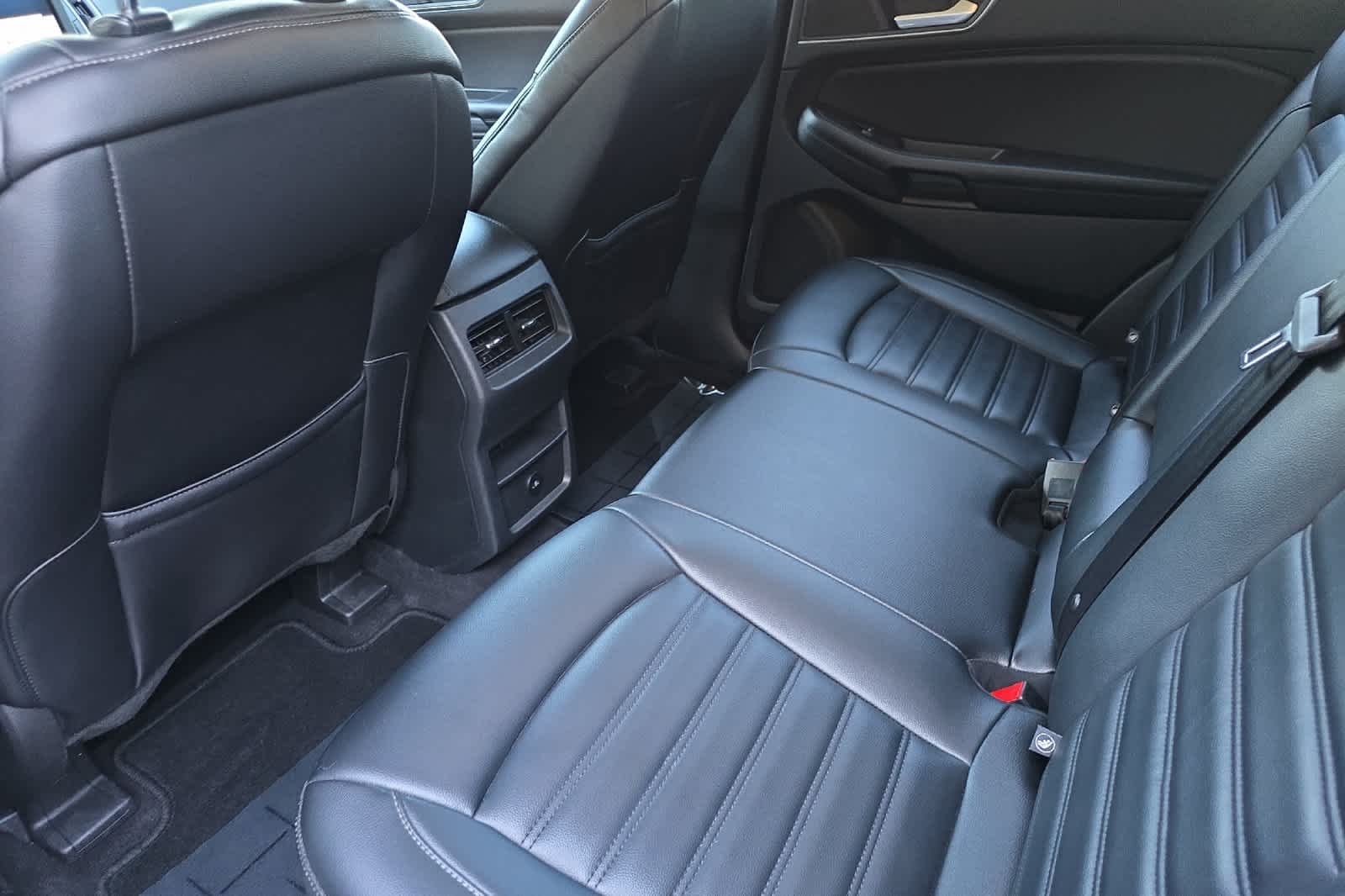 2023 Ford Edge SEL photo 4