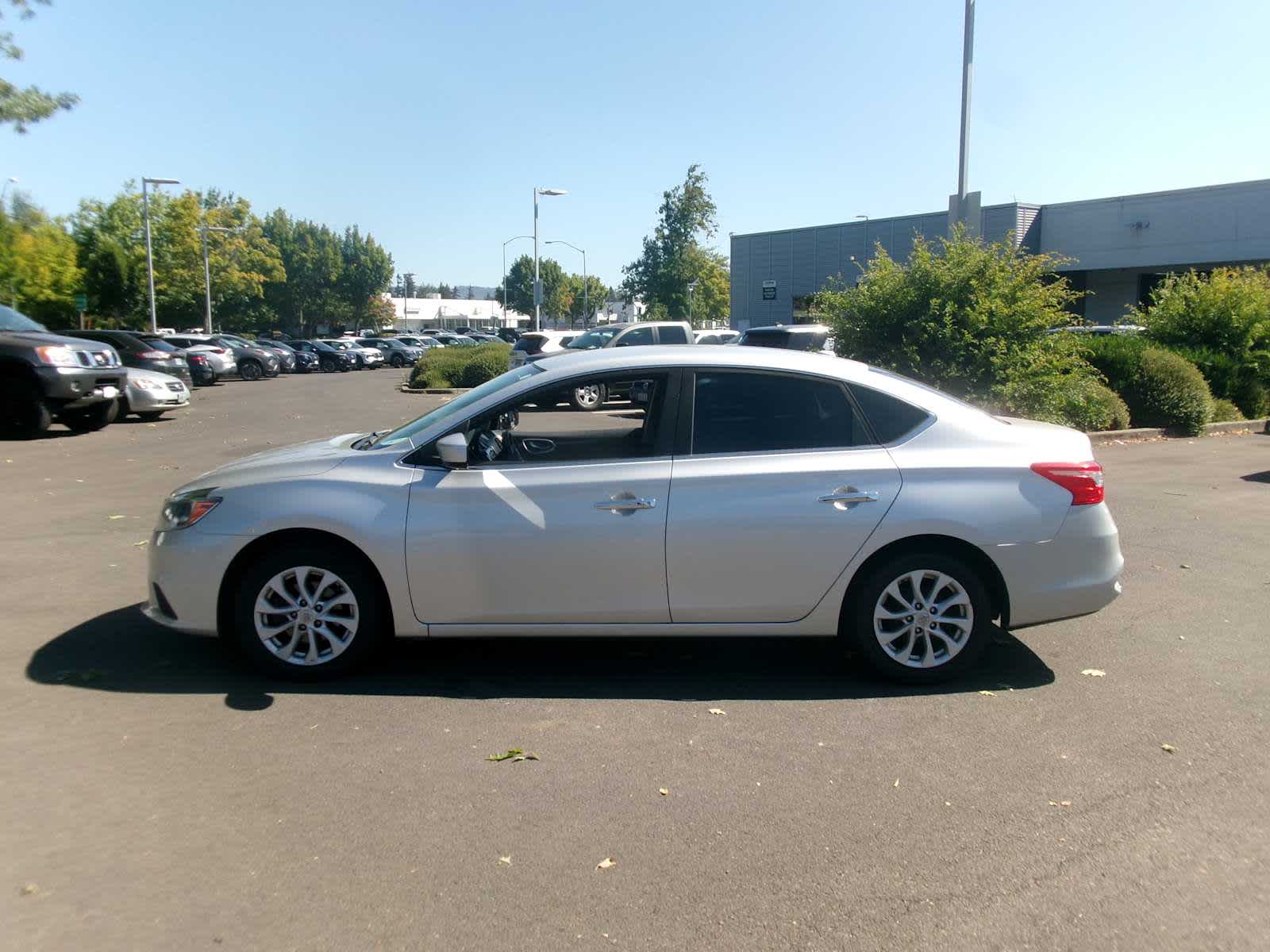 Used 2019 Nissan Sentra SV with VIN 3N1AB7AP2KY282138 for sale in Eugene, OR