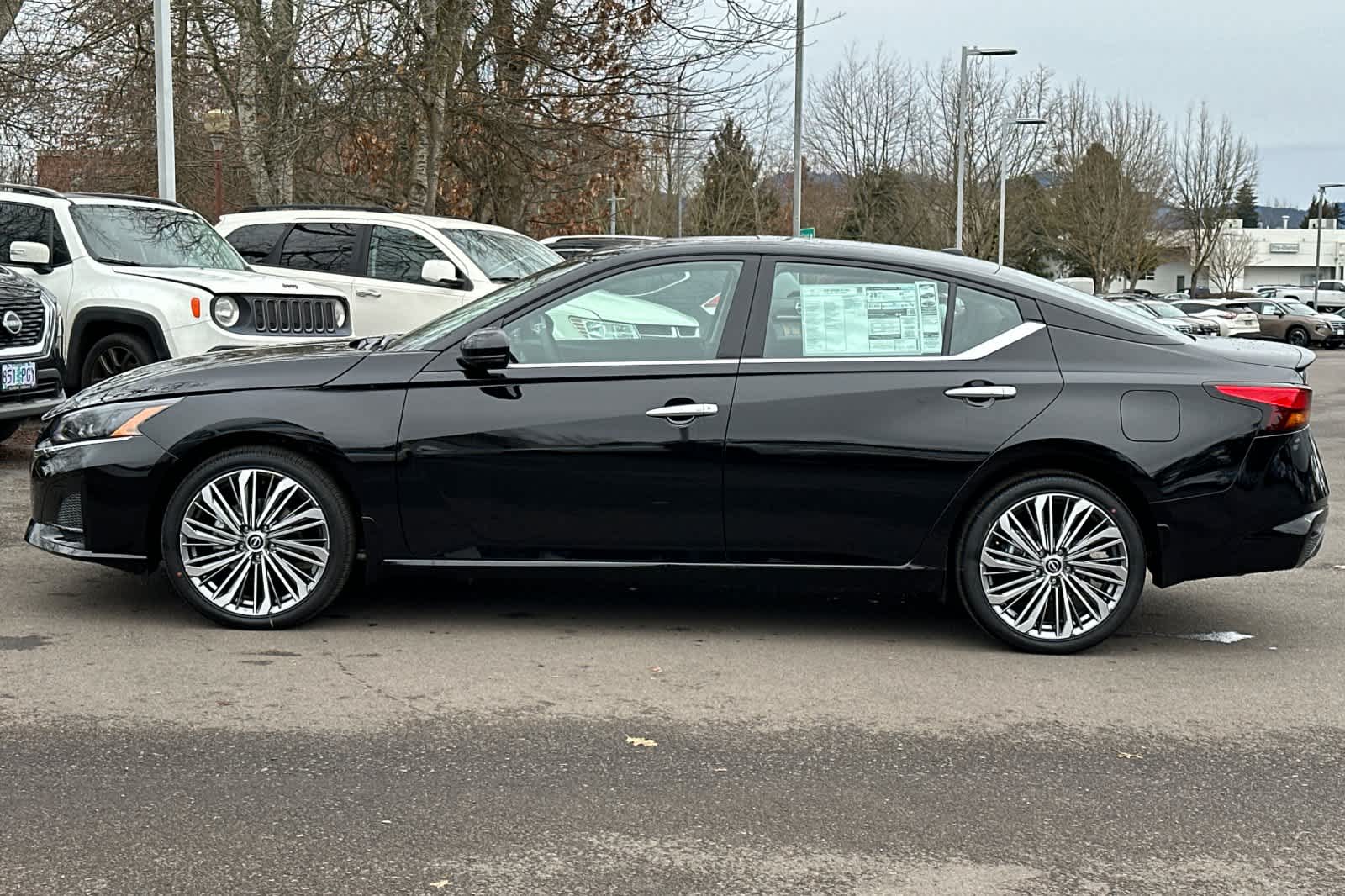 Thumbnail: 2025 Nissan Altima - 5