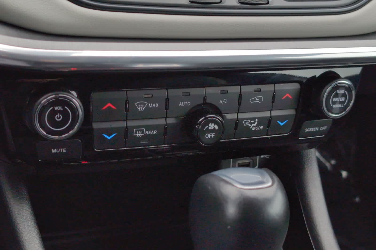 Thumbnail: 2023 Jeep Compass - 20