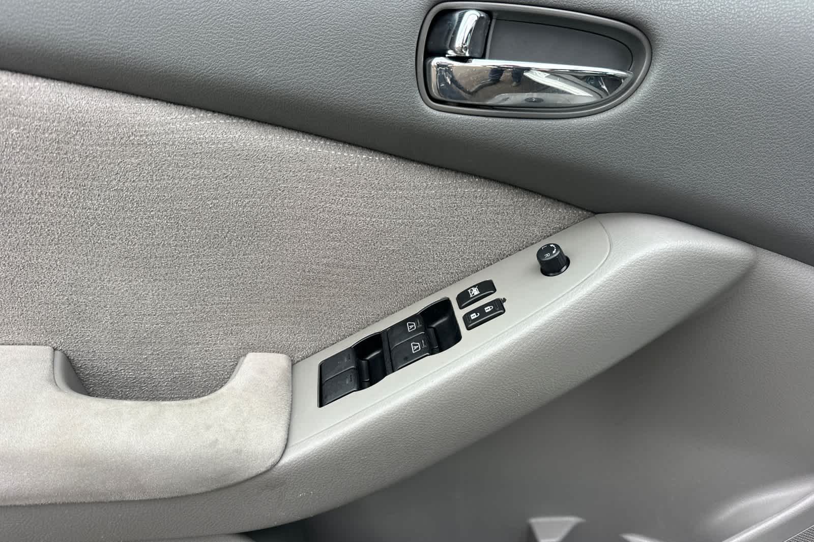 Thumbnail: 2010 Nissan Altima - 12