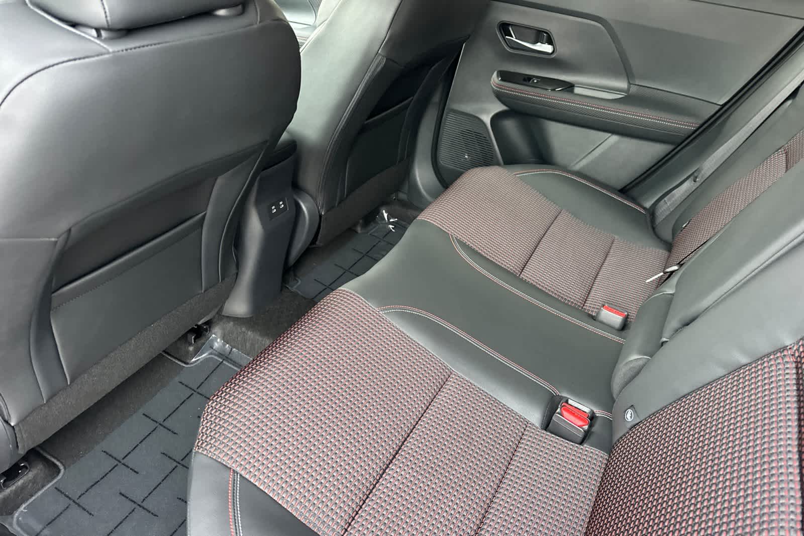 Thumbnail: 2025 Nissan Kicks - 4