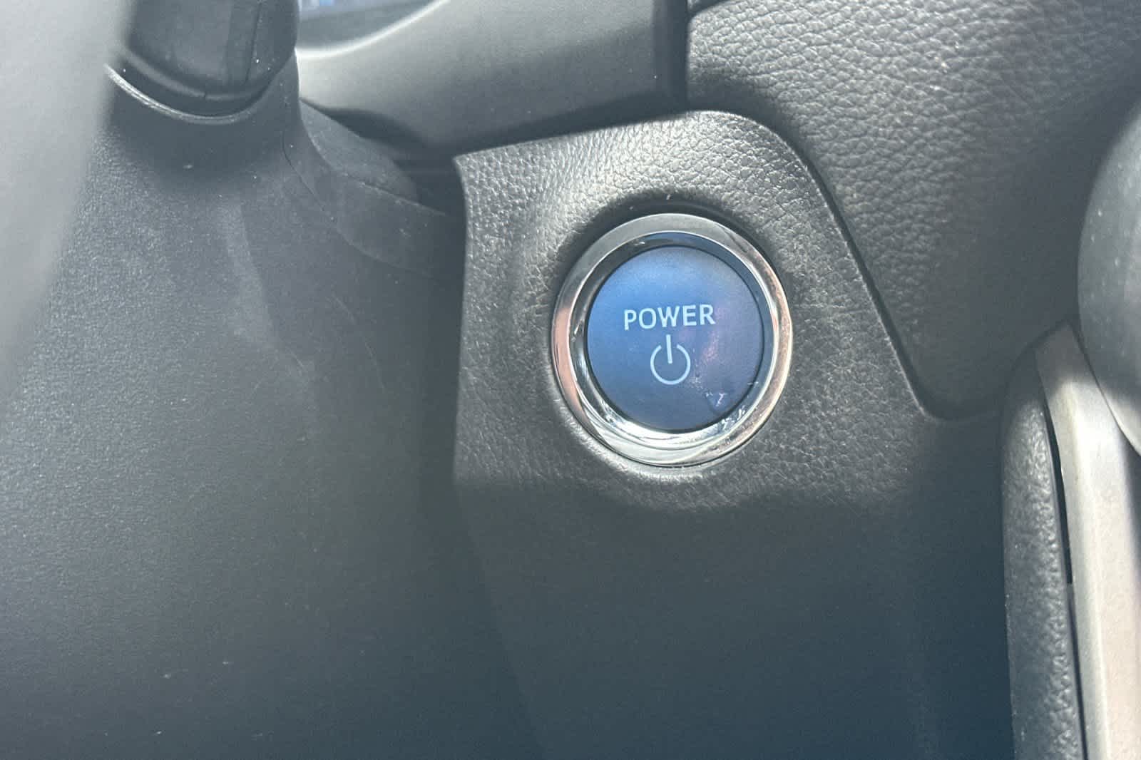 Thumbnail: 2021 Toyota RAV4 - 23