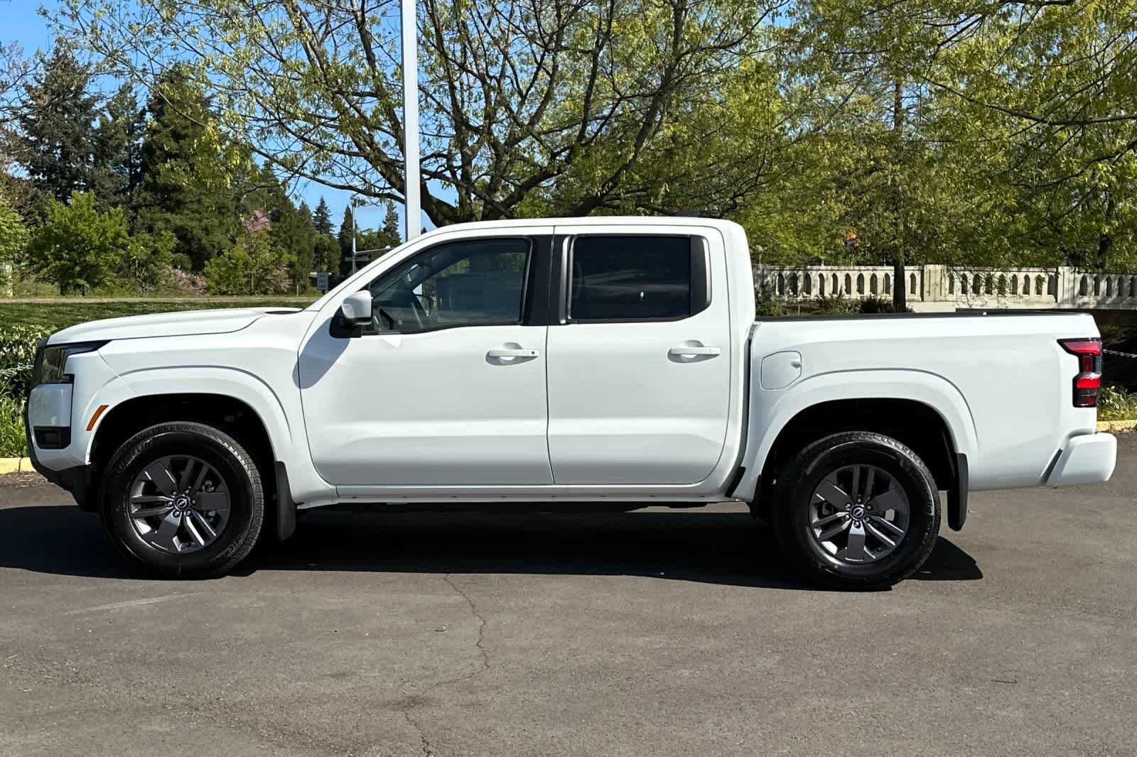 Thumbnail: 2025 Nissan Frontier - 5