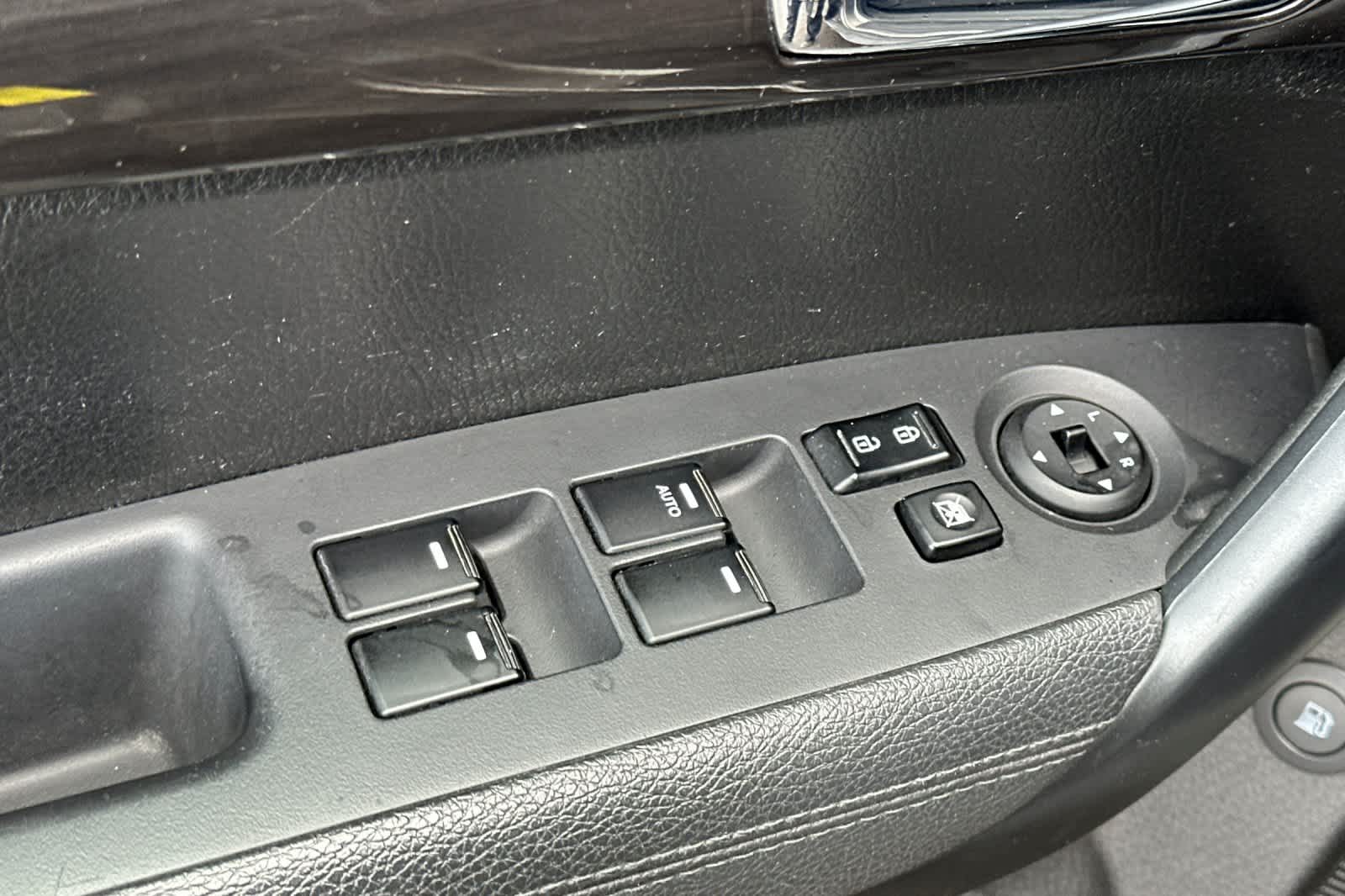 Thumbnail: 2013 Kia Sorento - 13