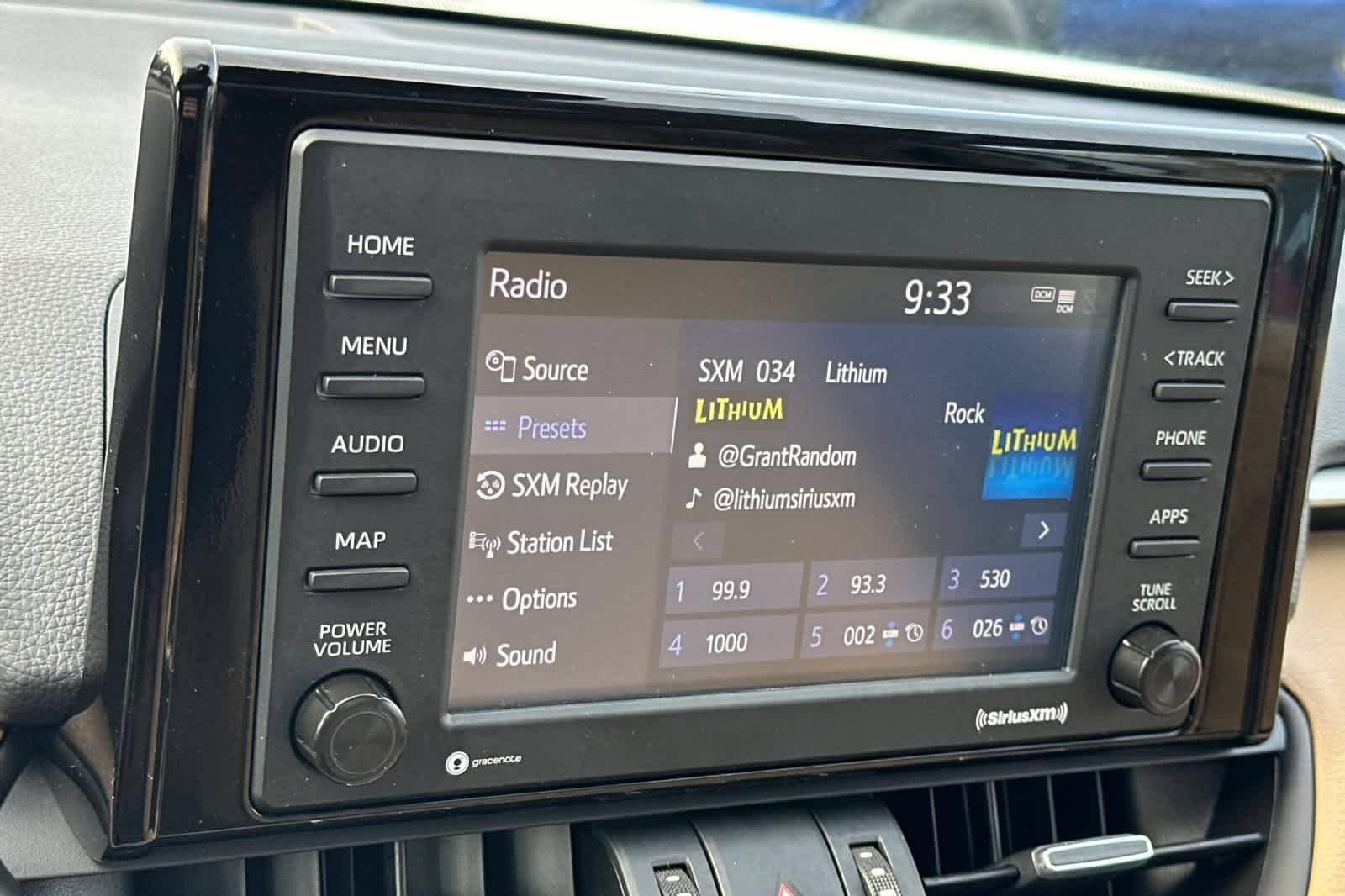 Thumbnail: 2022 Toyota RAV4 - 18