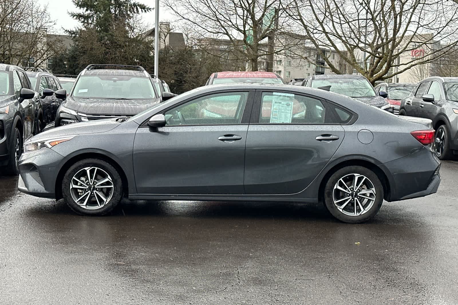 Thumbnail: 2023 Kia Forte - 5