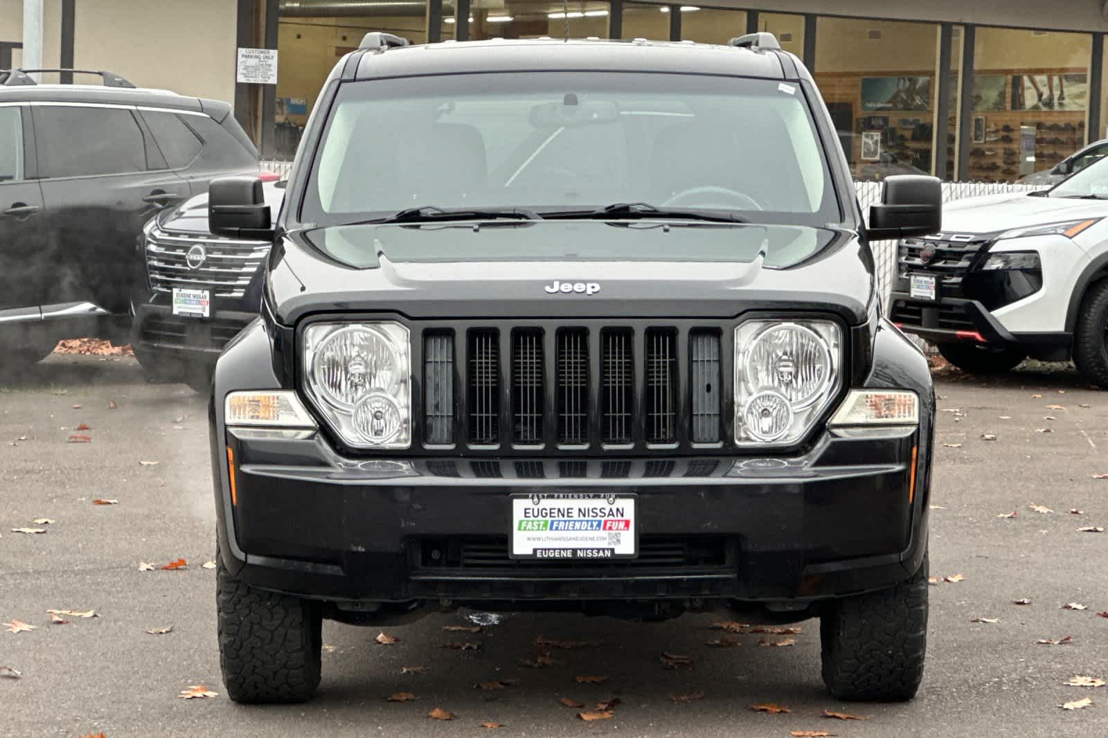 Thumbnail: 2012 Jeep Liberty - 10