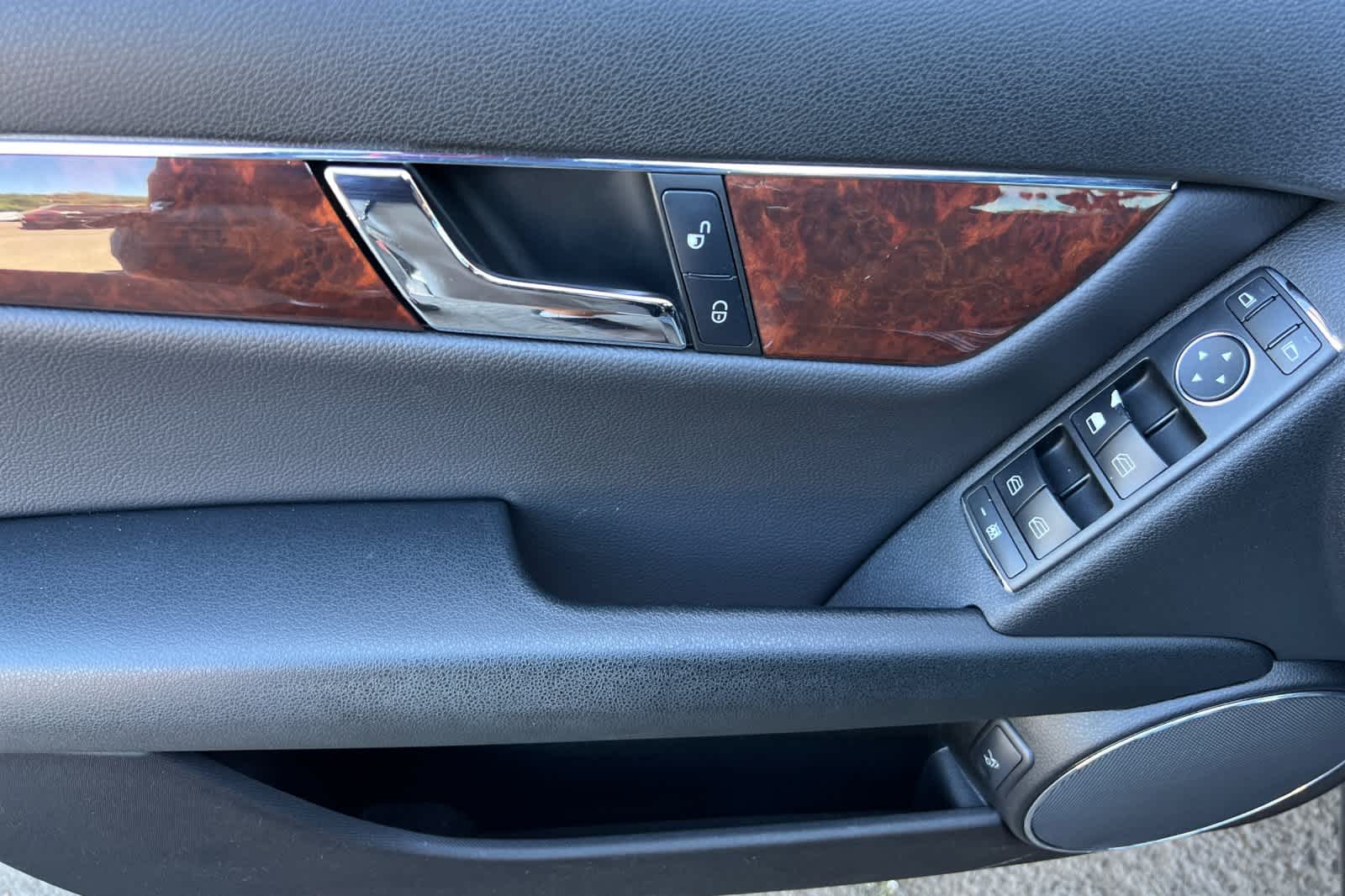 Thumbnail: 2010 Mercedes-Benz C-Class - 12