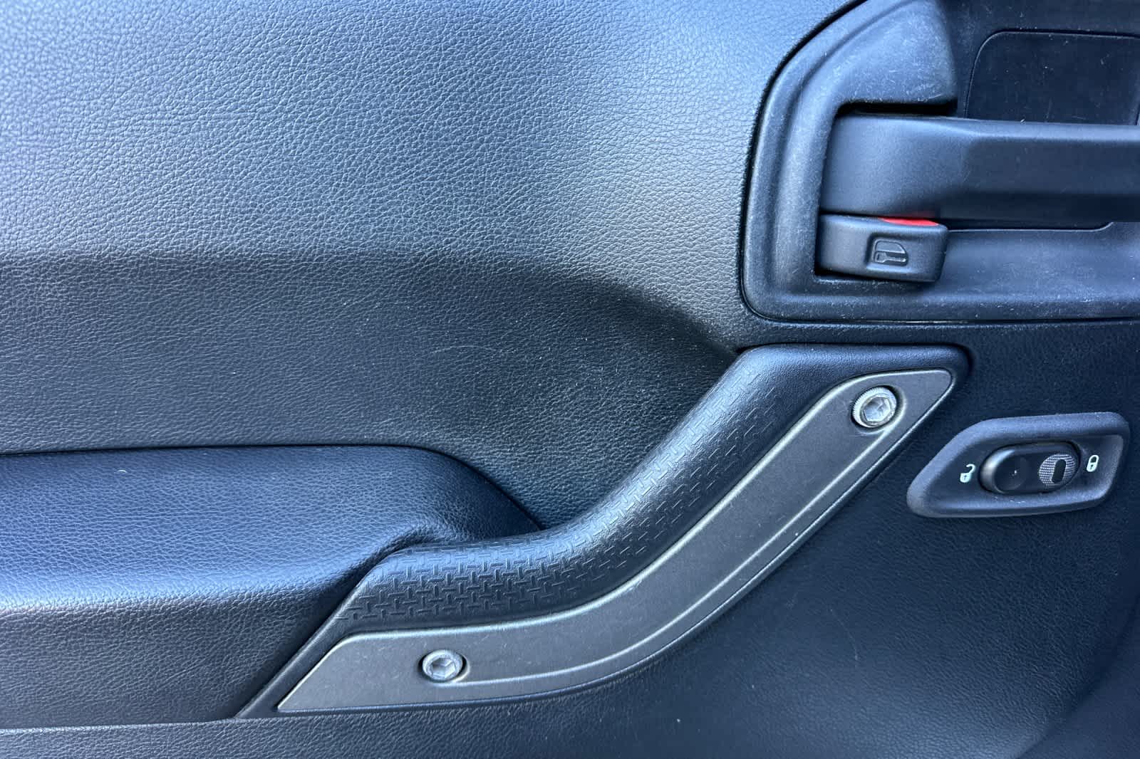 Thumbnail: 2016 Jeep Wrangler - 12