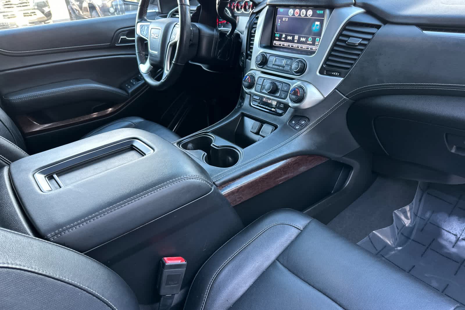 Thumbnail: 2019 GMC Yukon - 17