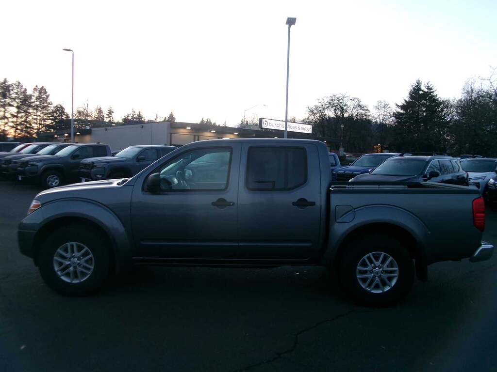 Used 2018 Nissan Frontier SV Truck Crew Cab