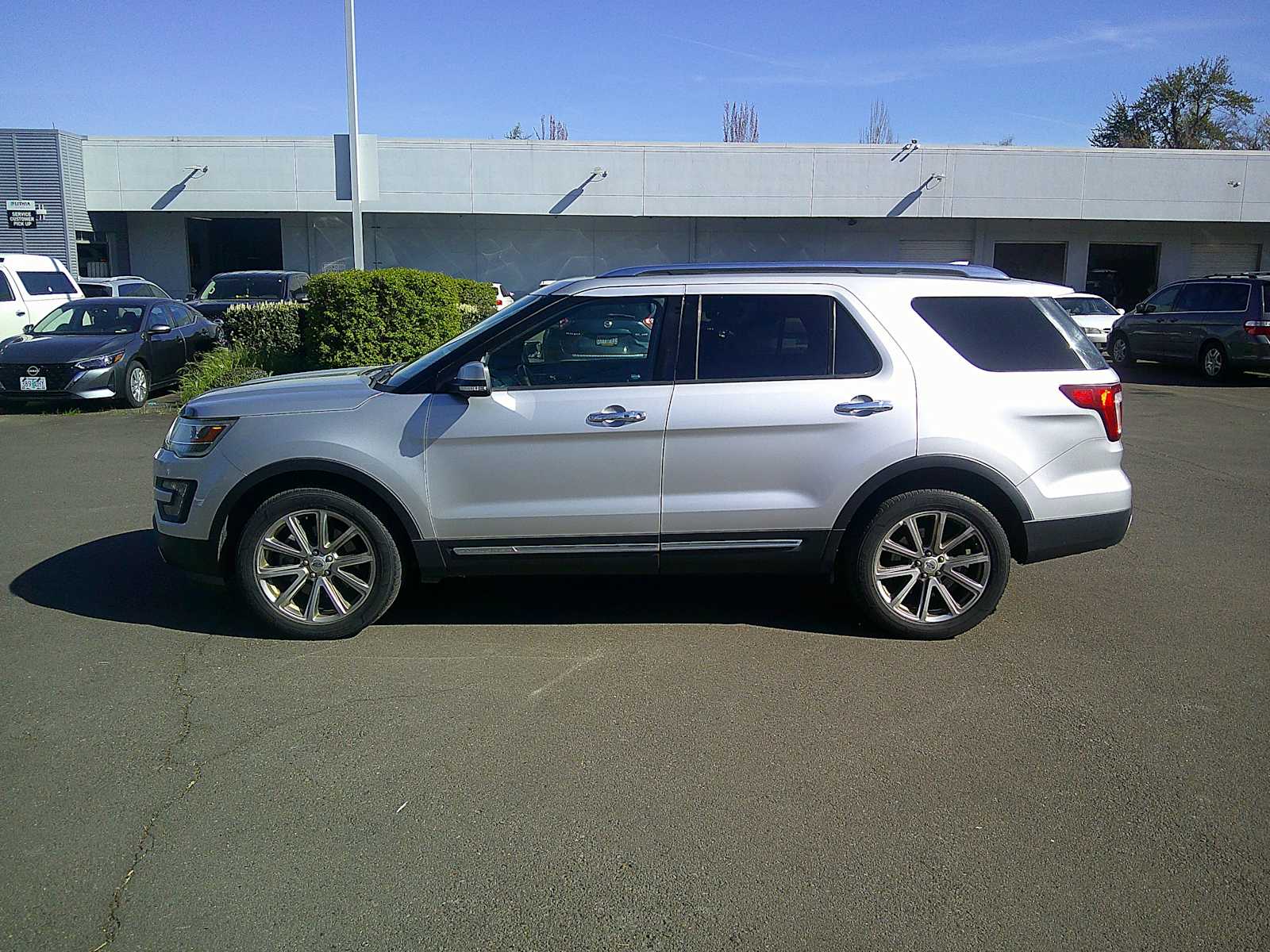 Thumbnail: 2016 Ford Explorer - 2