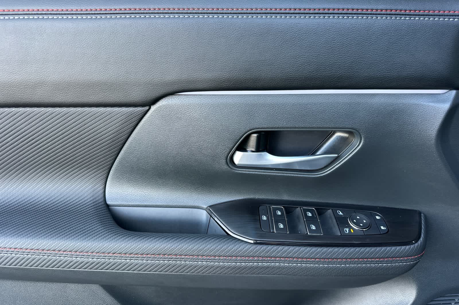 Thumbnail: 2025 Nissan Kicks - 12