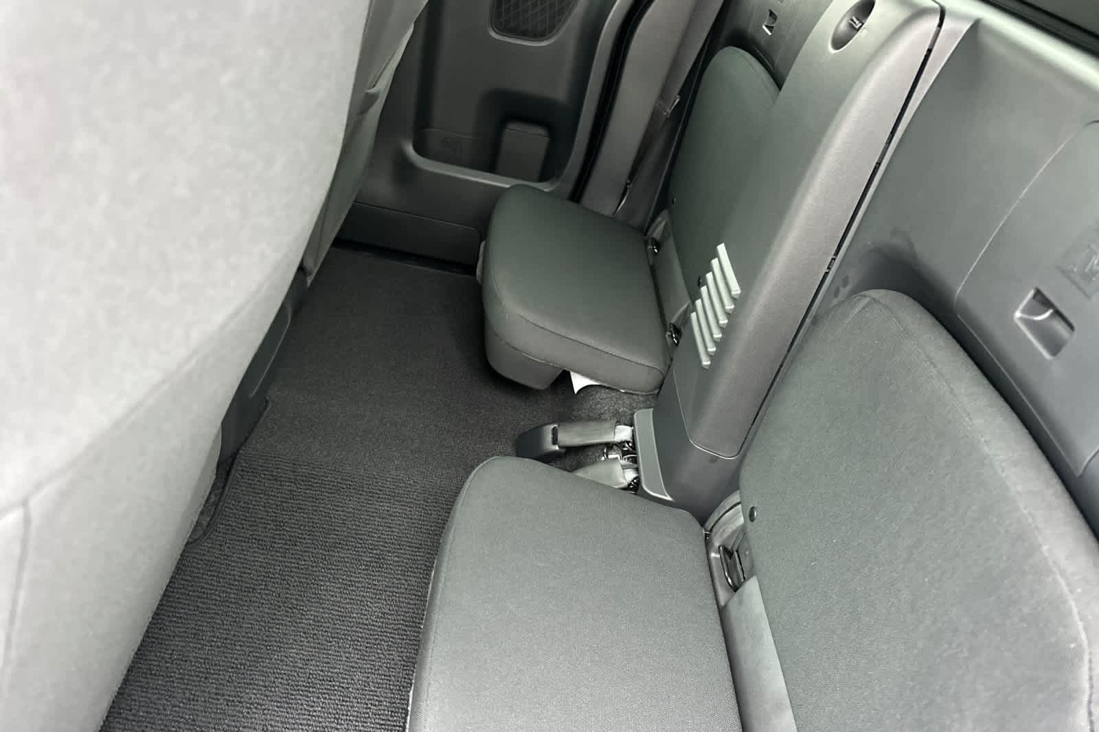 Thumbnail: 2026 Nissan Frontier - 4