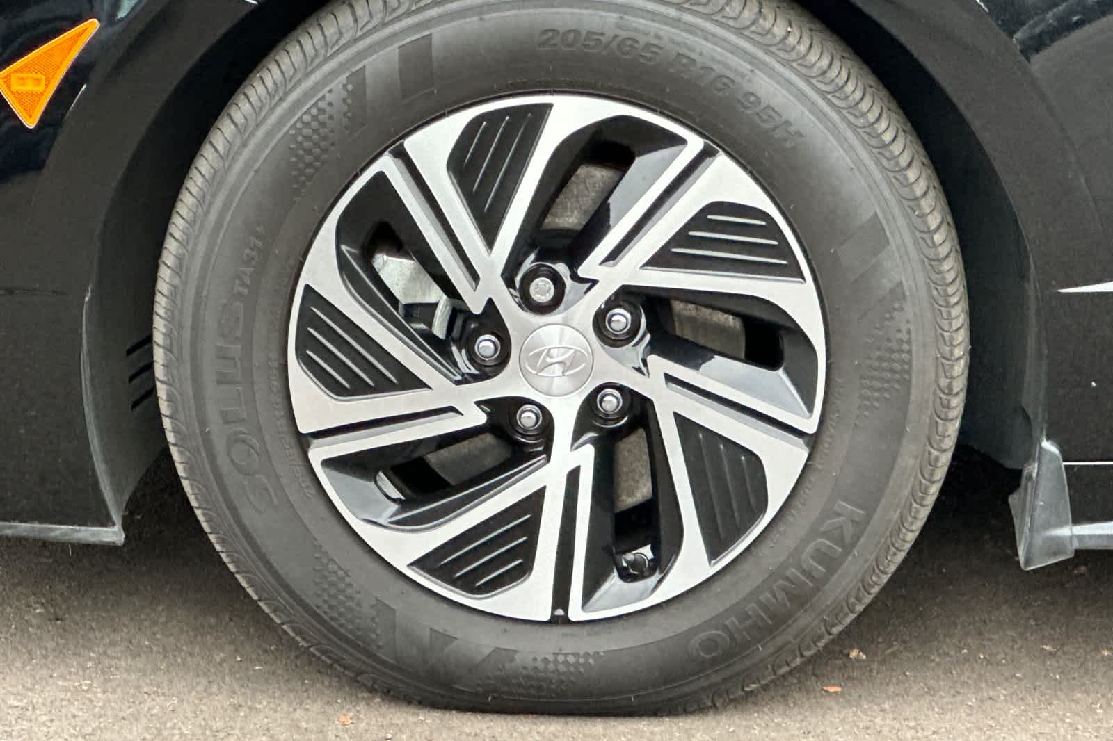 Thumbnail: 2023 Hyundai Sonata - 25