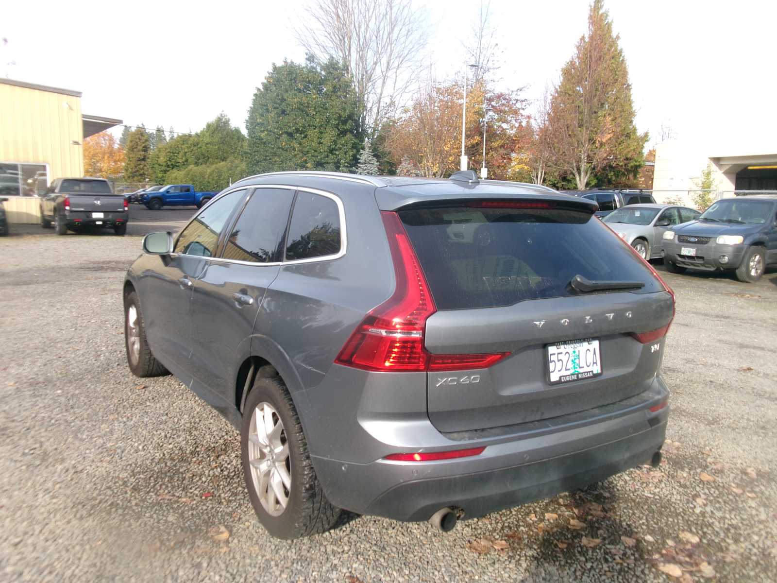 2018 Volvo XC60 T5 Momentum photo 3