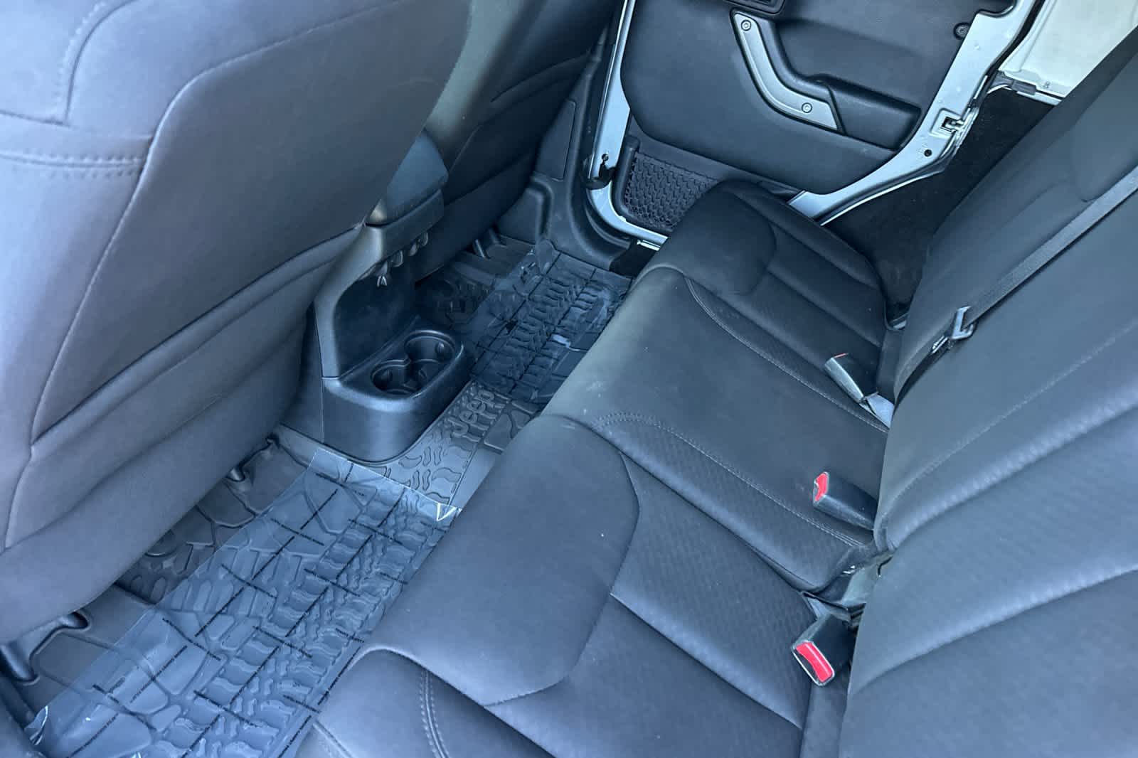 2016 Jeep Wrangler Unlimited Sport photo 4