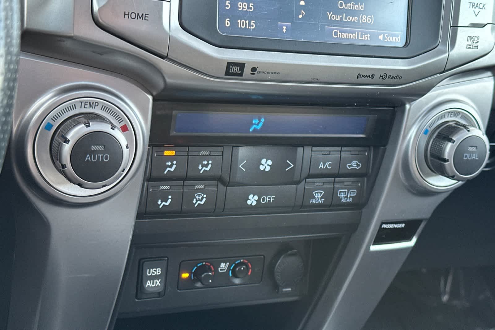 Thumbnail: 2018 Toyota 4Runner - 21