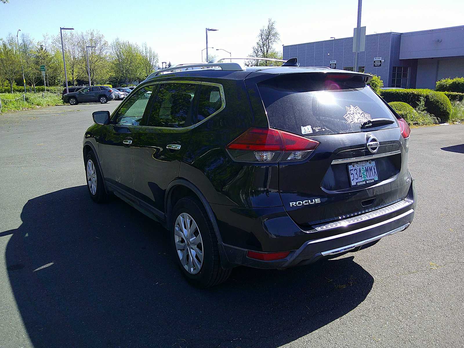 Thumbnail: 2017 Nissan Rogue - 3