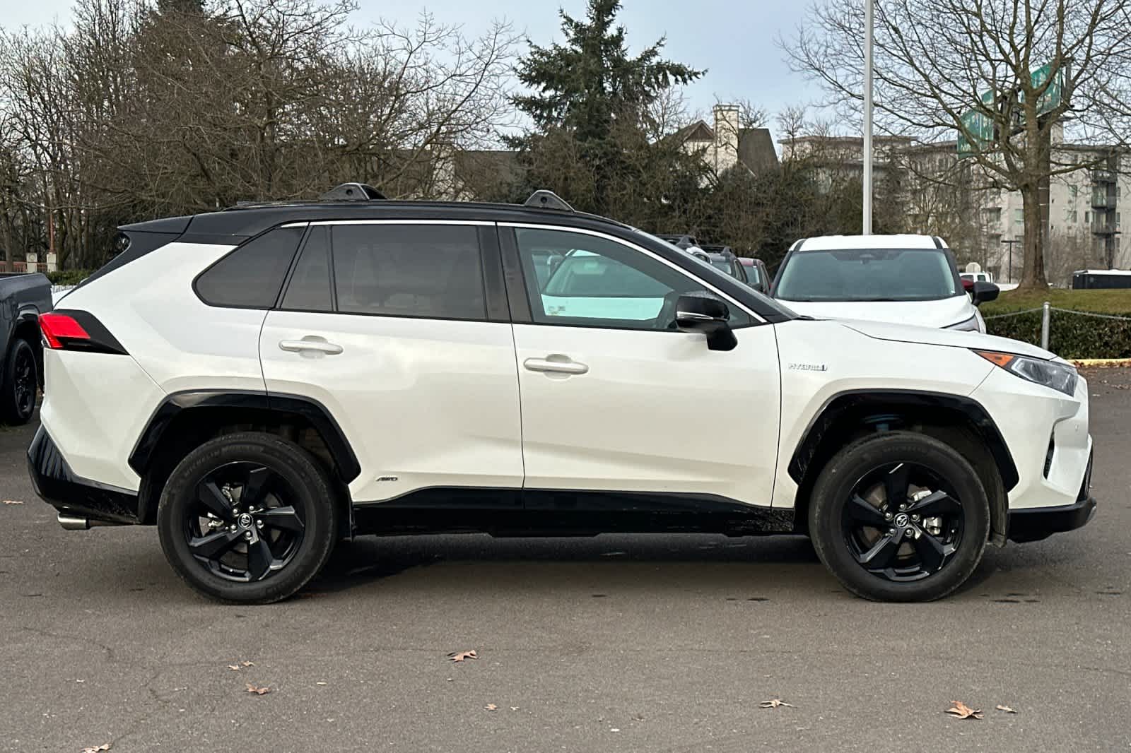 Thumbnail: 2020 Toyota RAV4 - 8