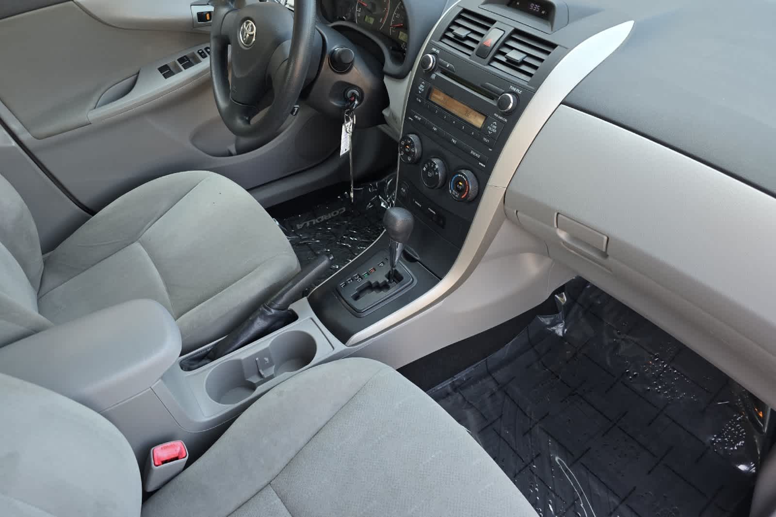 Thumbnail: 2013 Toyota Corolla - 15