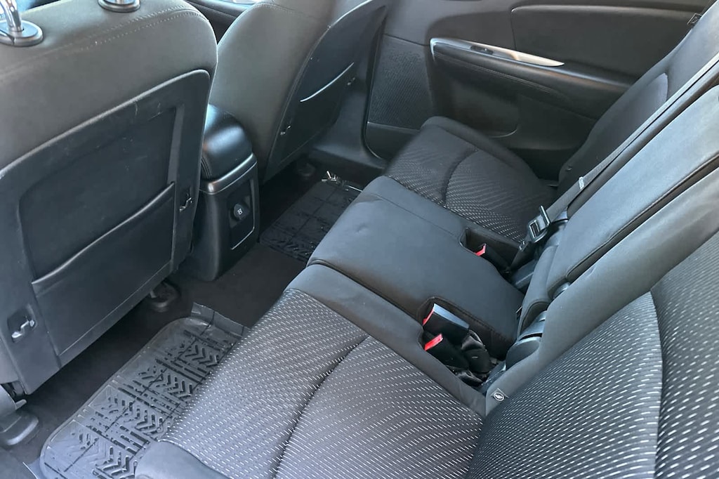 Used 2019 Dodge Journey SE SUV